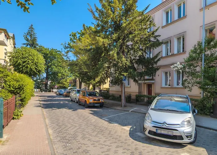 Atmospheric Apartment Near The Train Station Sopot By Noclegi Renters